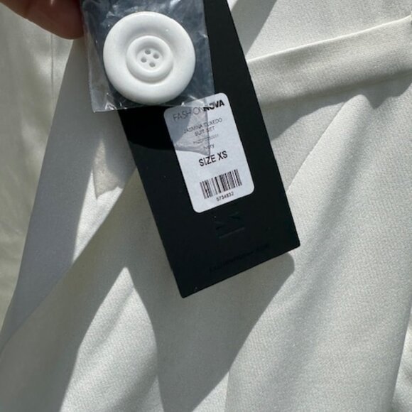 NWT Novaluxe Jasmina Tuxedo suit Blazer only color White Ivory size XS - Picture 4 of 9